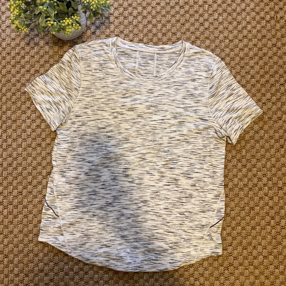 Lululemon Long Distance Tee Shirt - Picture 4 of 6